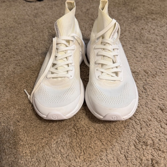 Women's Chargefeel 2 Mid Workout Shoe - Picture 11 of 13